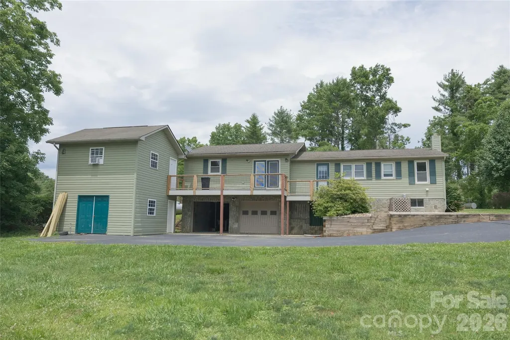 102 Phillips Road Spruce Pine NC 28777