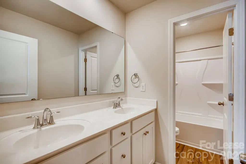 3177 Treyson Drive Denver NC 28037