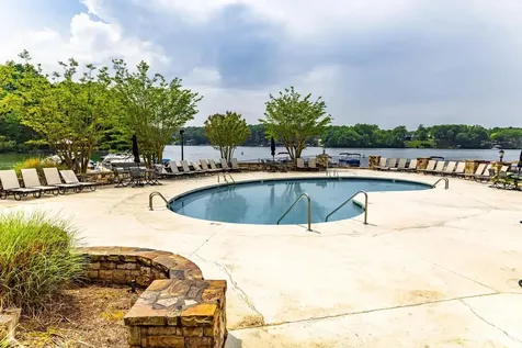 111 Cotswold Court Statesville NC 28677