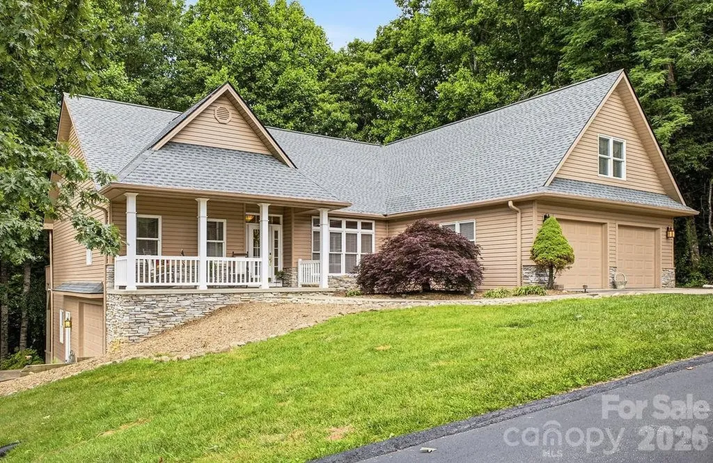 3121 Cove Loop Road Hendersonville NC 28739