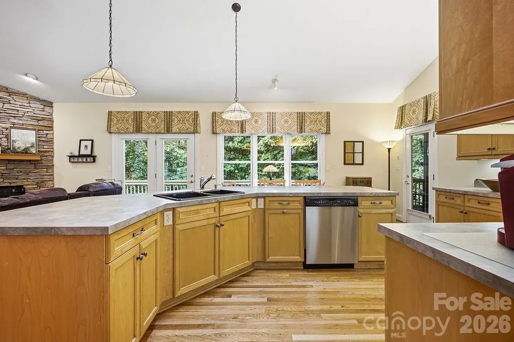 3121 Cove Loop Road Hendersonville NC 28739