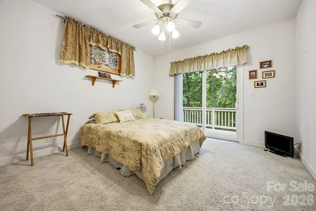 3121 Cove Loop Road Hendersonville NC 28739