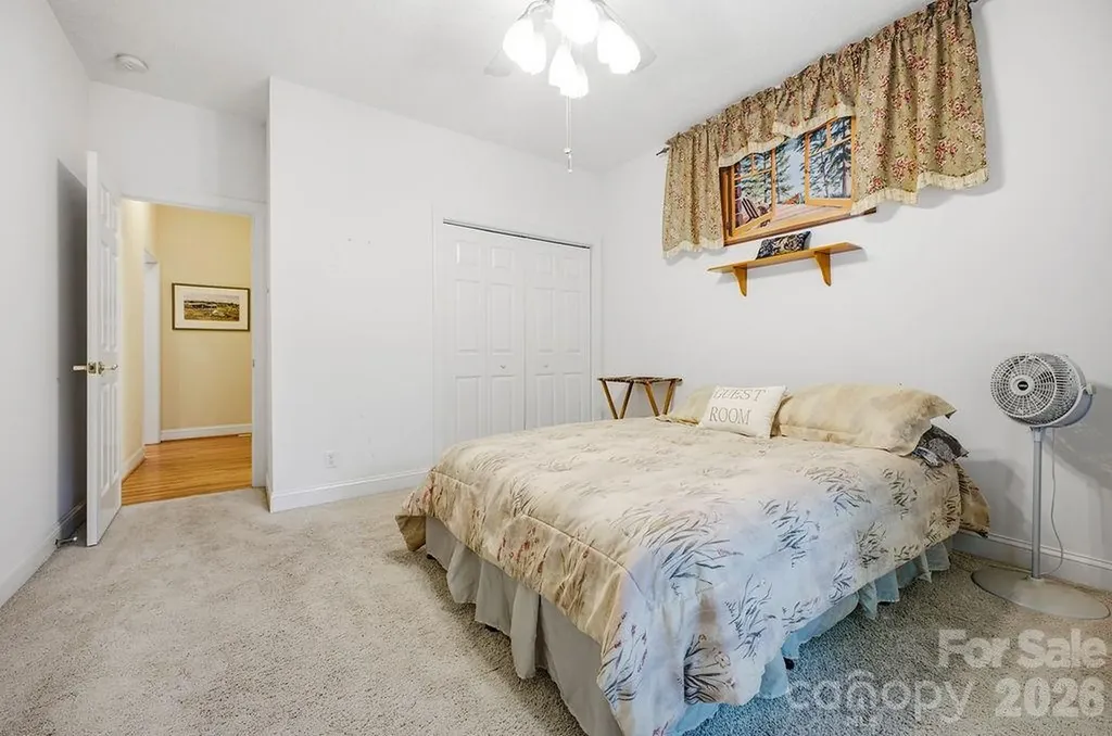 3121 Cove Loop Road Hendersonville NC 28739
