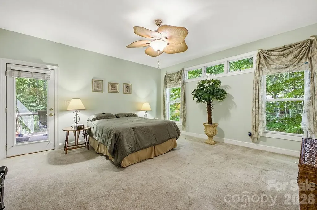 3121 Cove Loop Road Hendersonville NC 28739