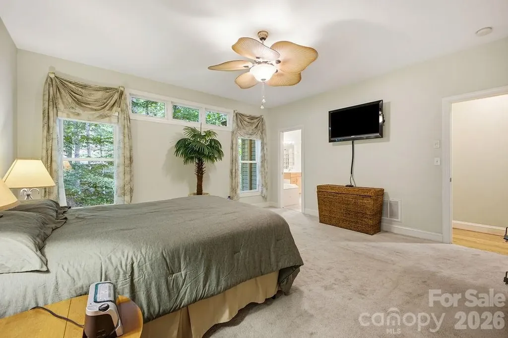 3121 Cove Loop Road Hendersonville NC 28739