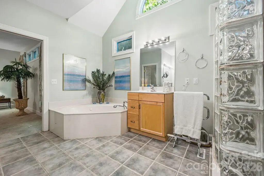 3121 Cove Loop Road Hendersonville NC 28739
