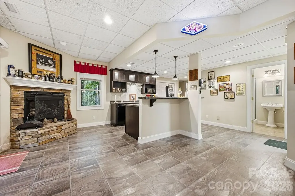 3121 Cove Loop Road Hendersonville NC 28739