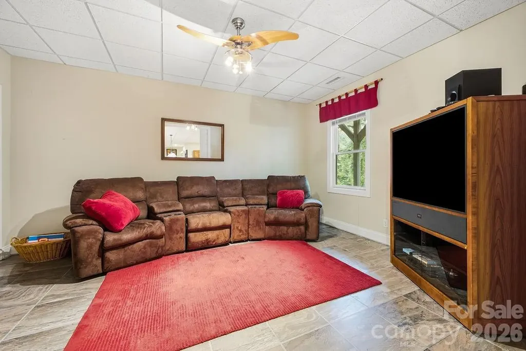 3121 Cove Loop Road Hendersonville NC 28739