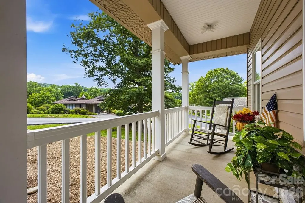3121 Cove Loop Road Hendersonville NC 28739