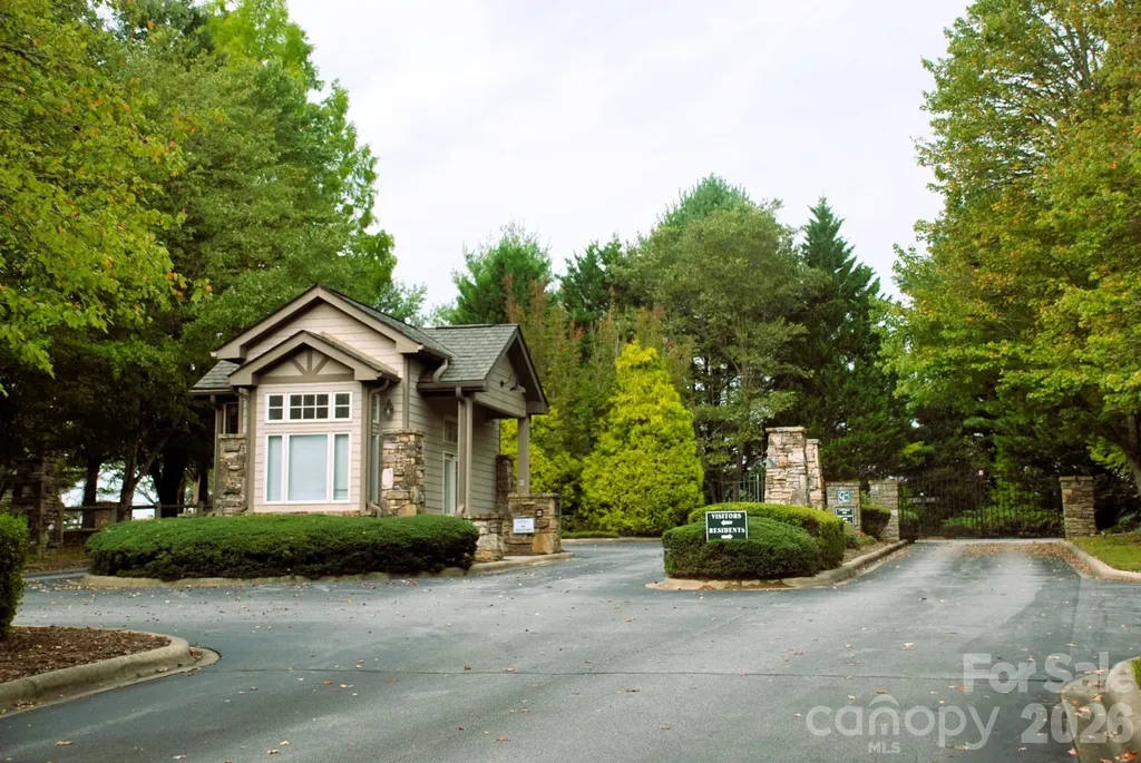3121 Cove Loop Road Hendersonville NC 28739
