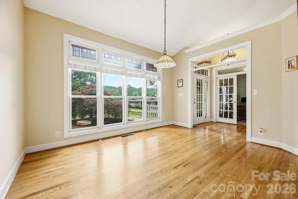 3121 Cove Loop Road Hendersonville NC 28739
