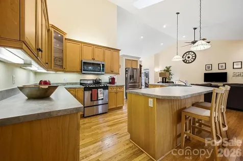 3121 Cove Loop Road Hendersonville NC 28739