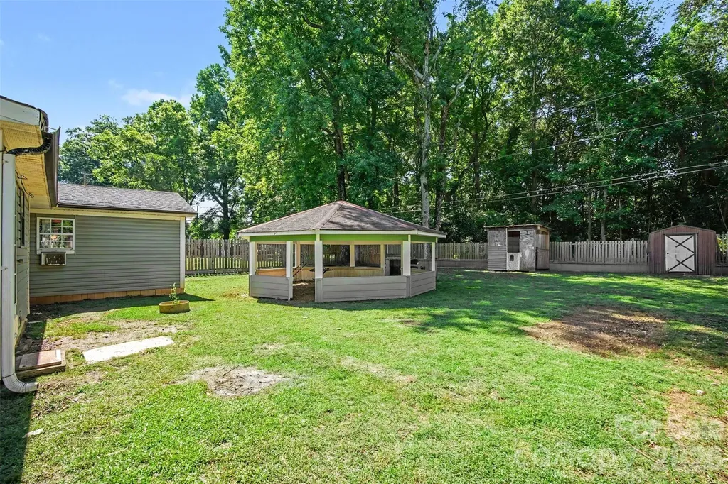 1101 Choyce Avenue Charlotte NC 28217