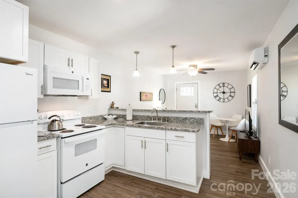 18 Oteen Park Place Asheville NC 28805