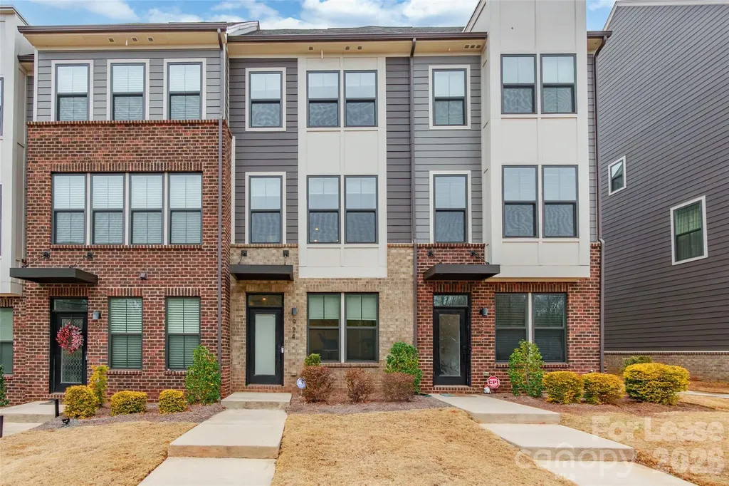 924 Broad River Lane Charlotte NC 28211