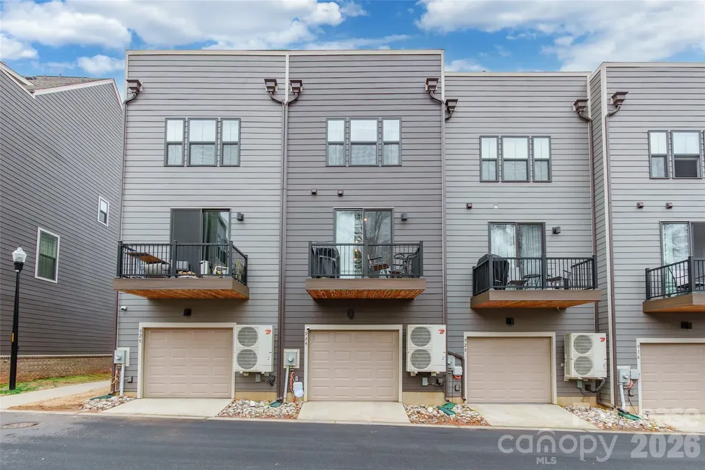 924 Broad River Lane Charlotte NC 28211
