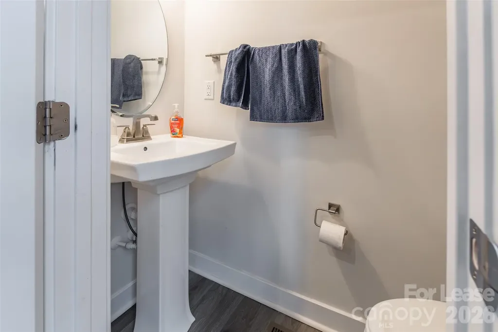 924 Broad River Lane Charlotte NC 28211