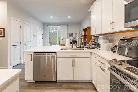 924 Broad River Lane Charlotte NC 28211