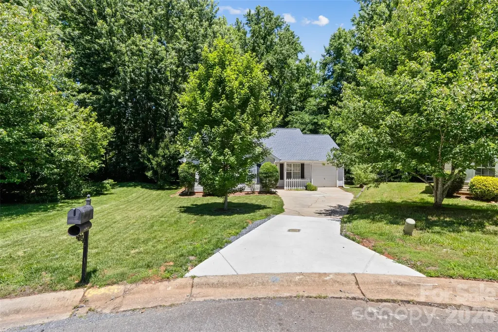 1303 Long Grass Court Charlotte NC 28216