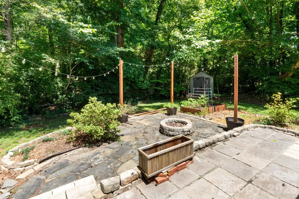 1303 Long Grass Court Charlotte NC 28216