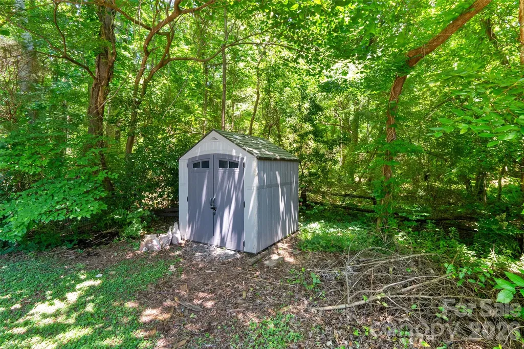 1303 Long Grass Court Charlotte NC 28216