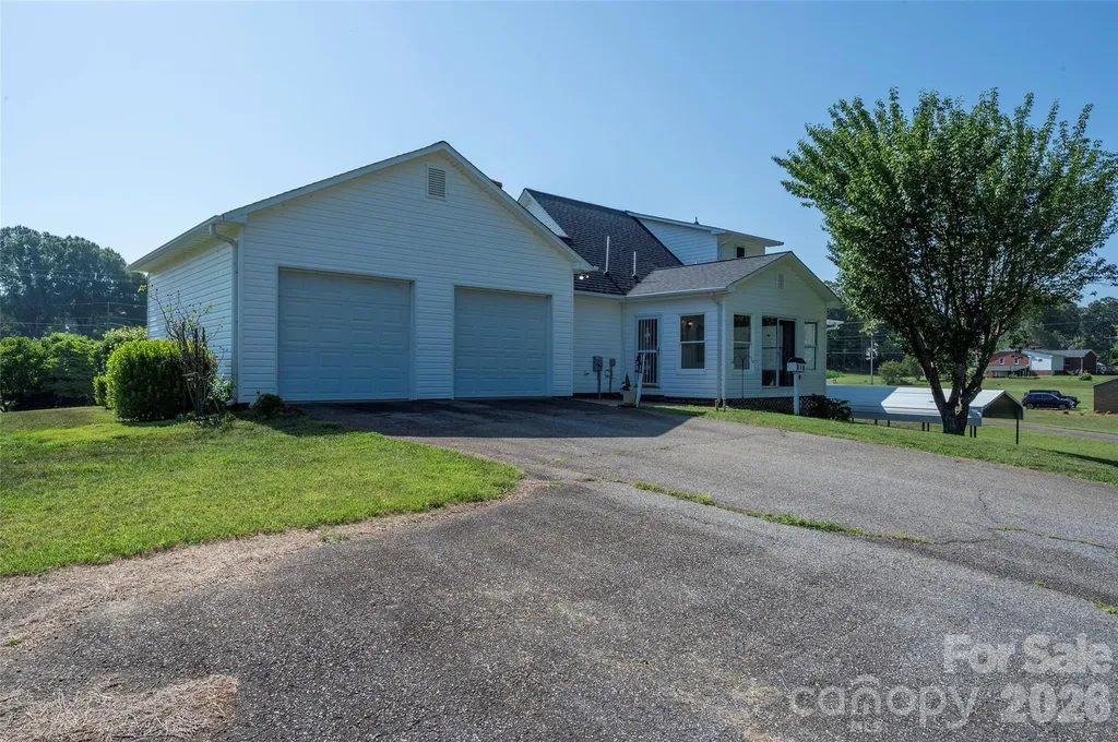 1630 Yadkin Valley Road Advance NC 27006