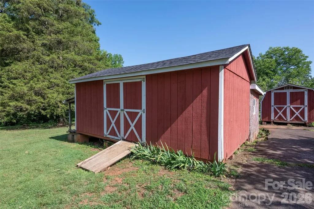 1630 Yadkin Valley Road Advance NC 27006