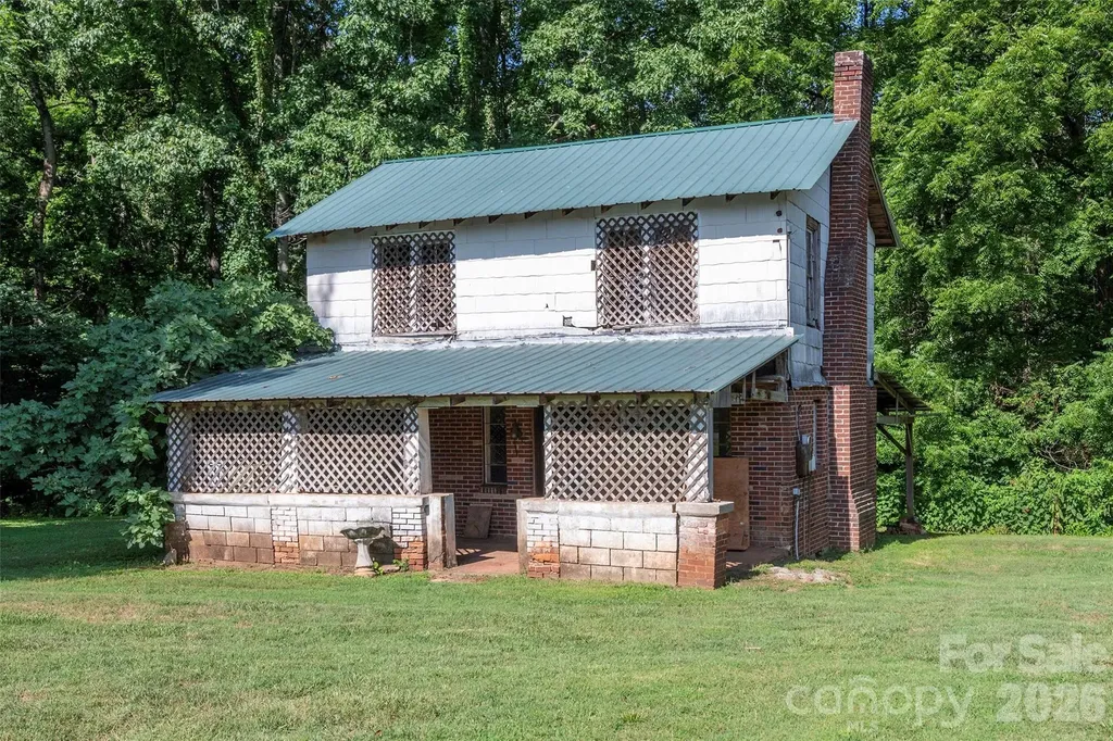 1630 Yadkin Valley Road Advance NC 27006