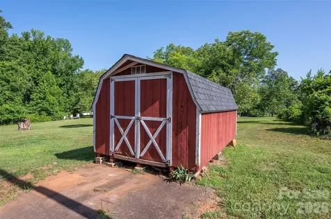 1630 Yadkin Valley Road Advance NC 27006