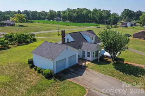 1630 Yadkin Valley Road Advance NC 27006