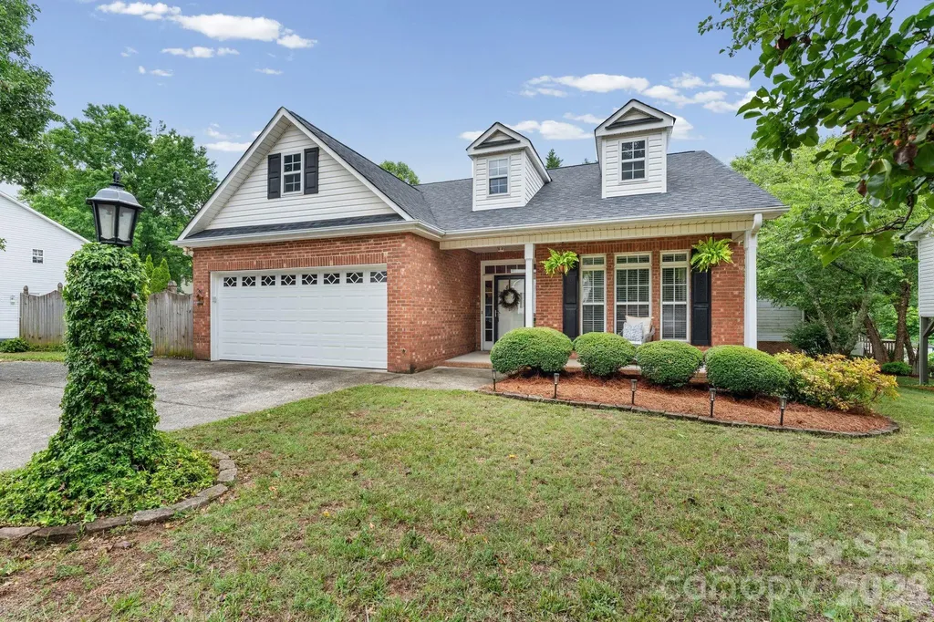 1900 Austin Place Lane Winston Salem NC 27127