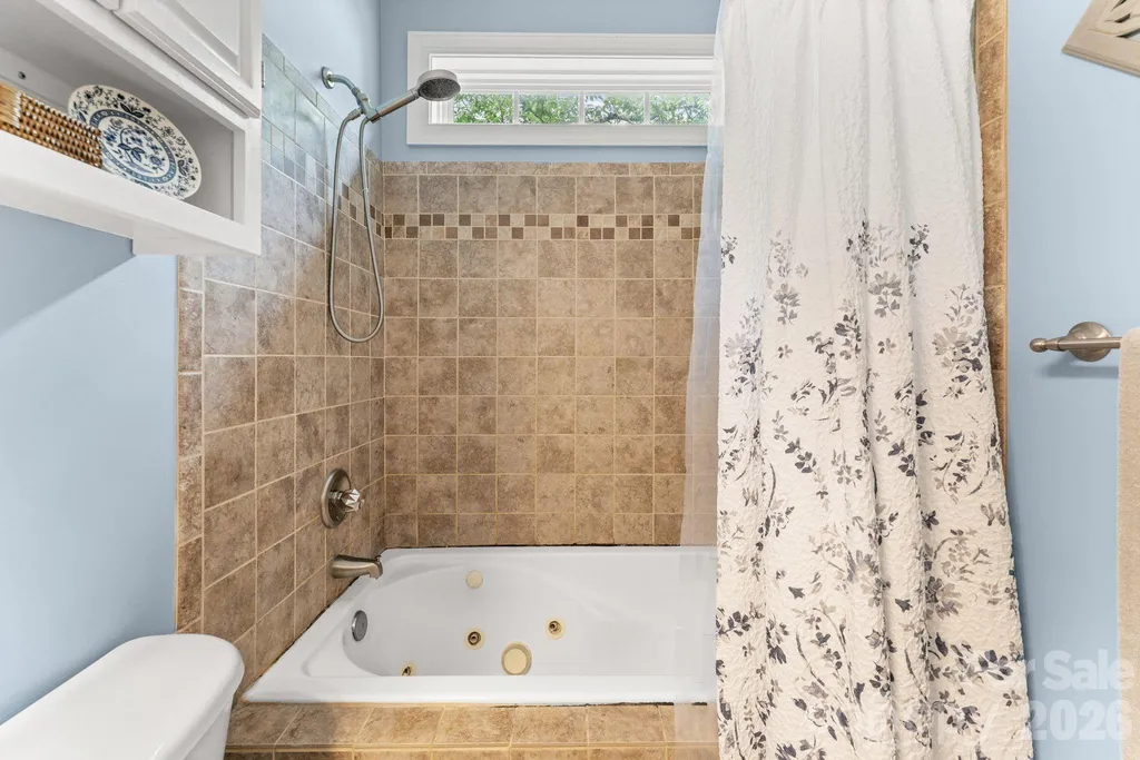 1900 Austin Place Lane Winston Salem NC 27127