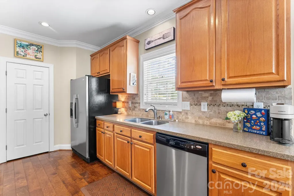 1900 Austin Place Lane Winston Salem NC 27127