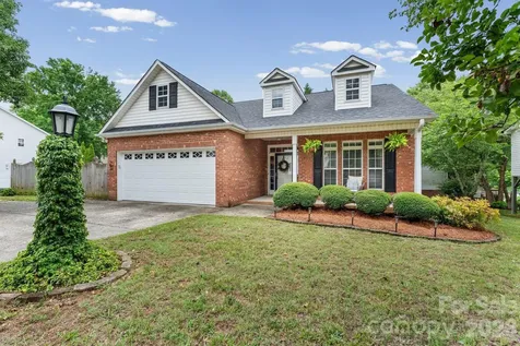 1900 Austin Place Lane Winston Salem NC 27127