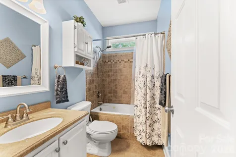 1900 Austin Place Lane Winston Salem NC 27127