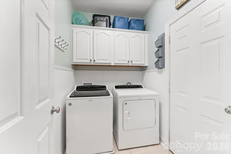1900 Austin Place Lane Winston Salem NC 27127