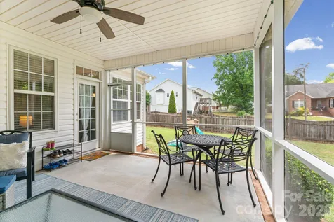 1900 Austin Place Lane Winston Salem NC 27127