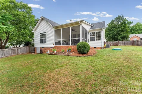 1900 Austin Place Lane Winston Salem NC 27127