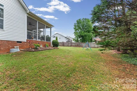 1900 Austin Place Lane Winston Salem NC 27127