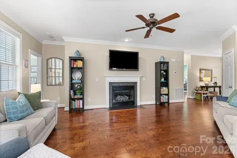 1900 Austin Place Lane Winston Salem NC 27127