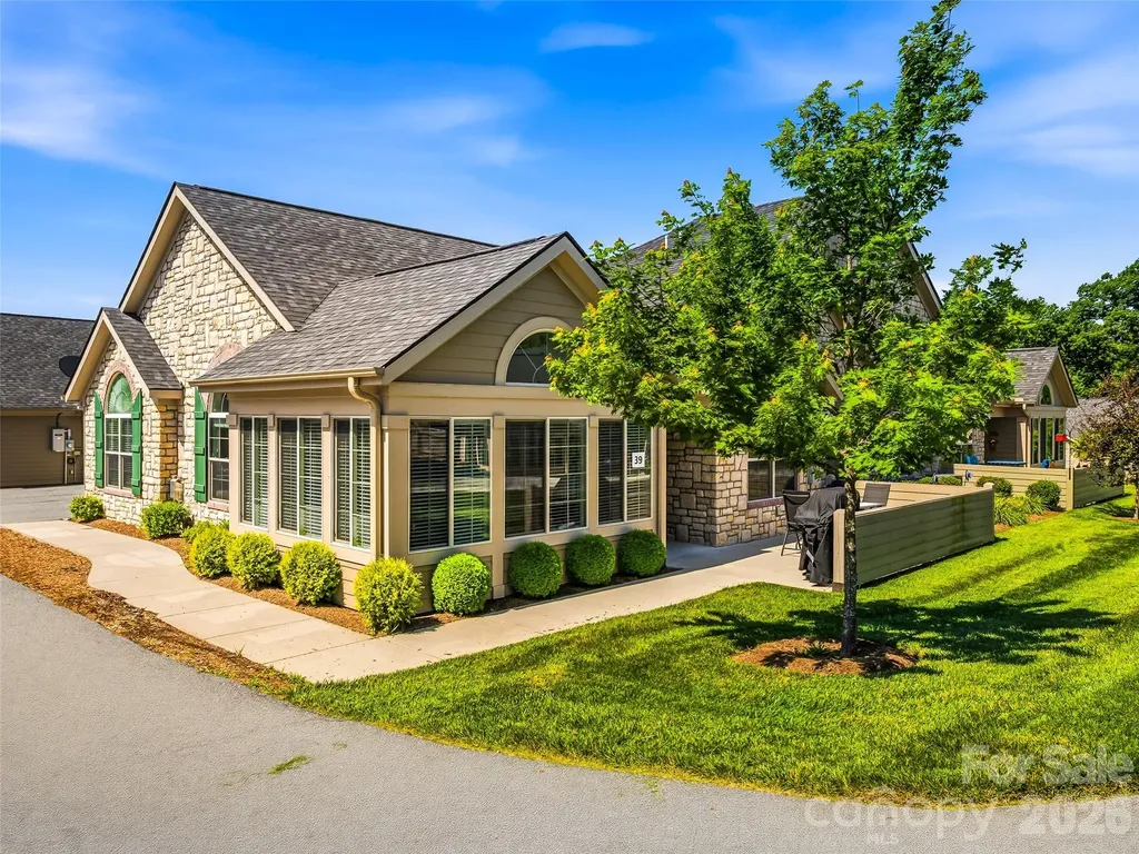 39 Braeburn Way Flat Rock NC 28731