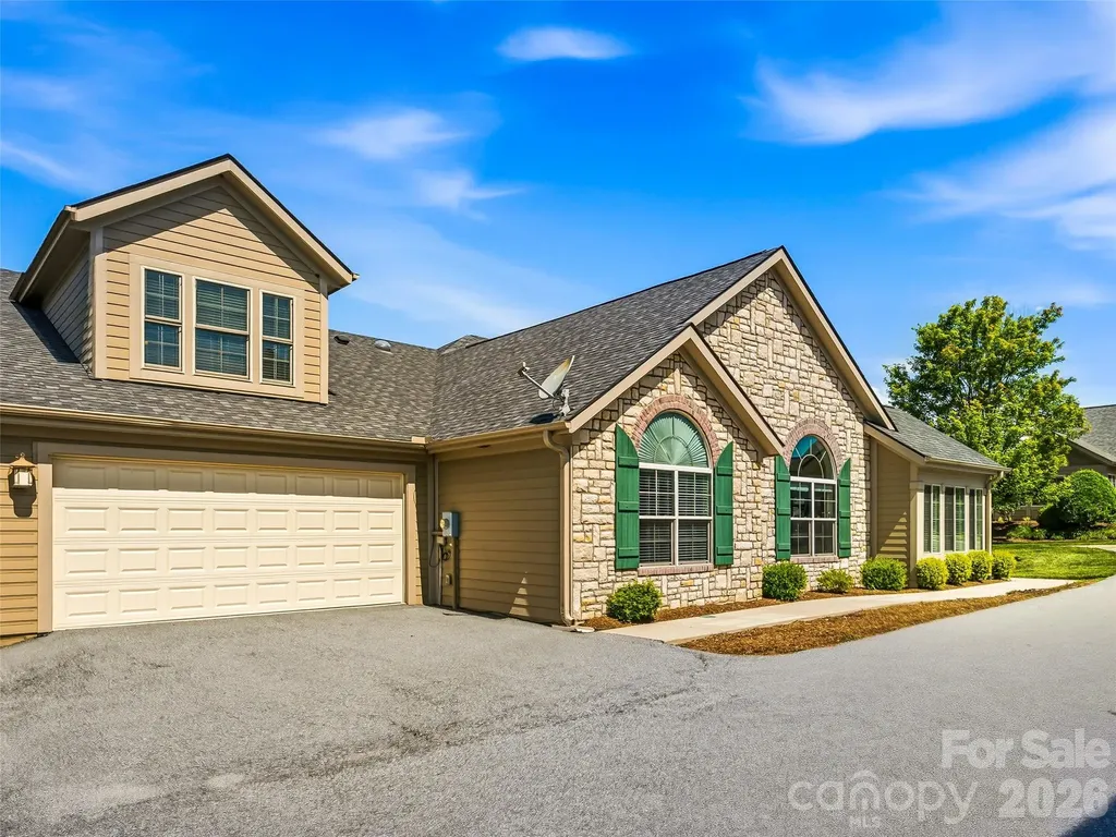 39 Braeburn Way Flat Rock NC 28731