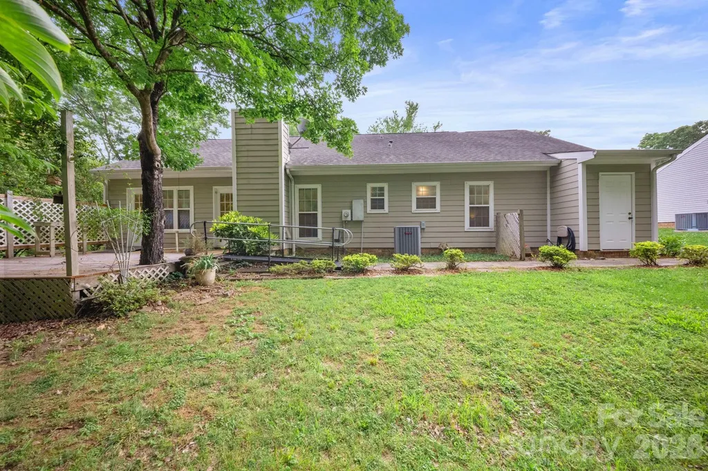 11833 Post Ridge Court Charlotte NC 28226