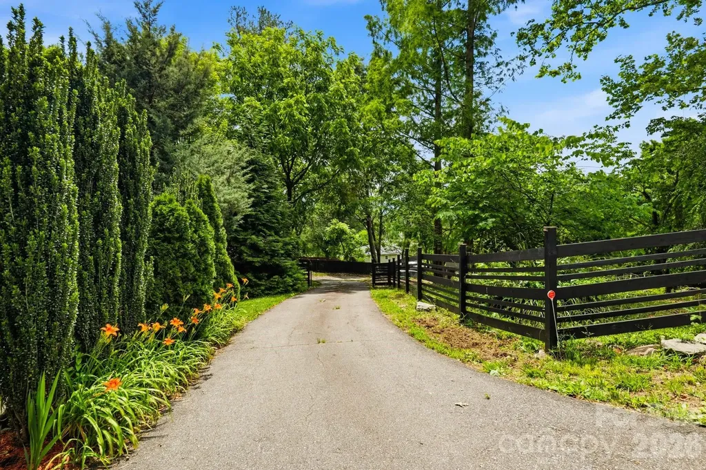 38 Aurora Drive Asheville NC 28805