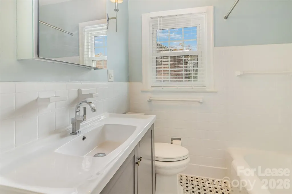 2240 Roswell Avenue Charlotte NC 28207