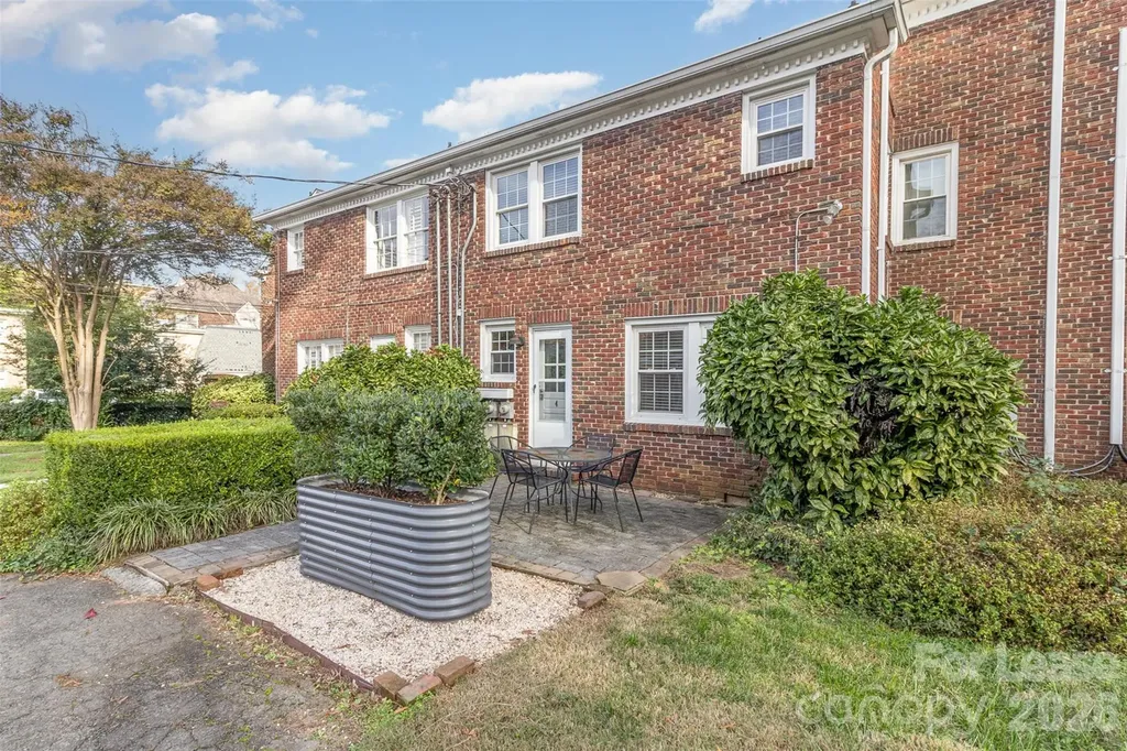 2240 Roswell Avenue Charlotte NC 28207