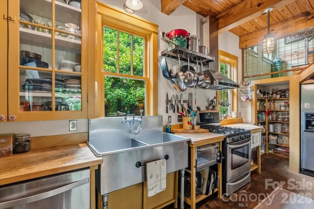 128 Barnet Mountain Drive Marshall NC 28753