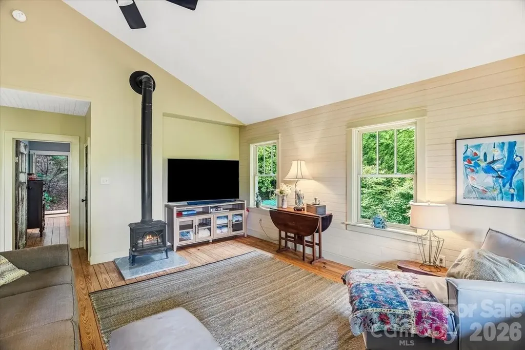128 Barnet Mountain Drive Marshall NC 28753