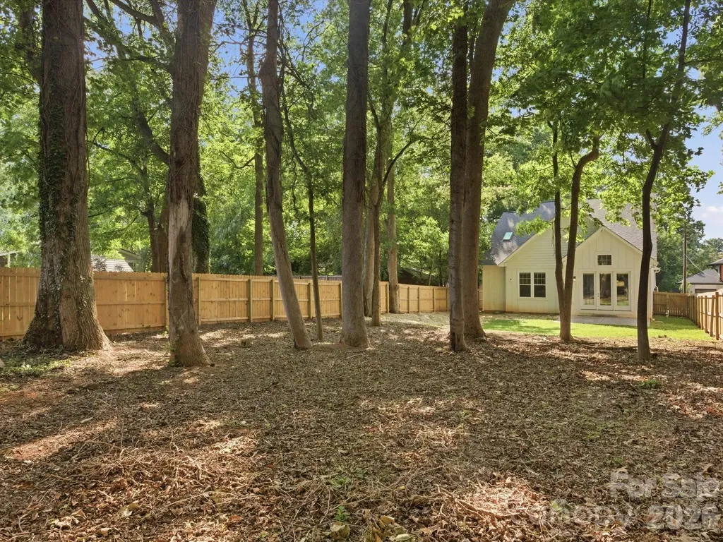 129 S Gardner Avenue Charlotte NC 28208