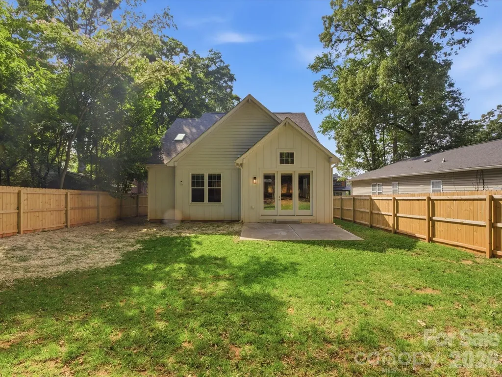 129 S Gardner Avenue Charlotte NC 28208
